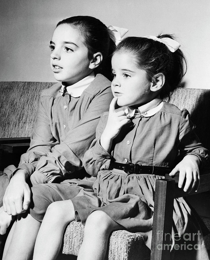 Liza Minnelli And Lorna Luft Watching Photograph by Bettmann