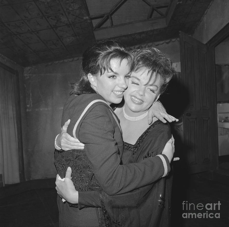 Liza Minnelli Embracing Judy Garland Photograph by Bettmann