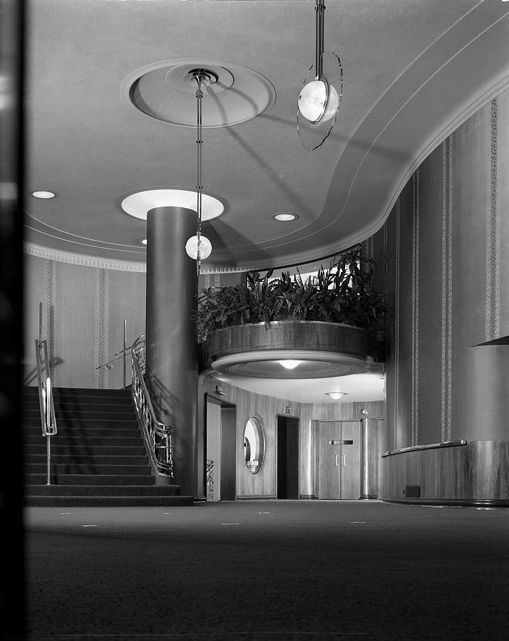 Lobby Of The Esquire Theatre Photograph by Chicago History Museum