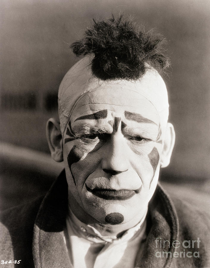 Lon Chaney In Makeup For Laugh, Clown Photograph by Bettmann