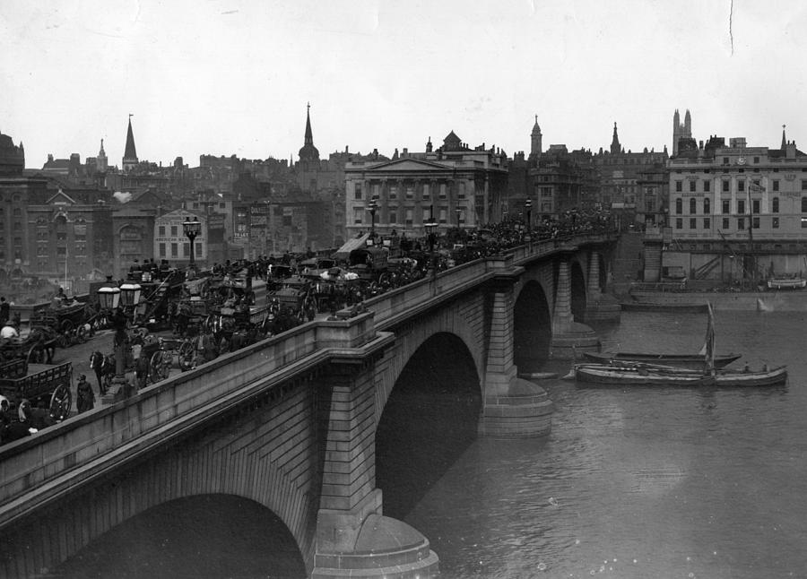 London Bridge Photograph by Hulton Archive