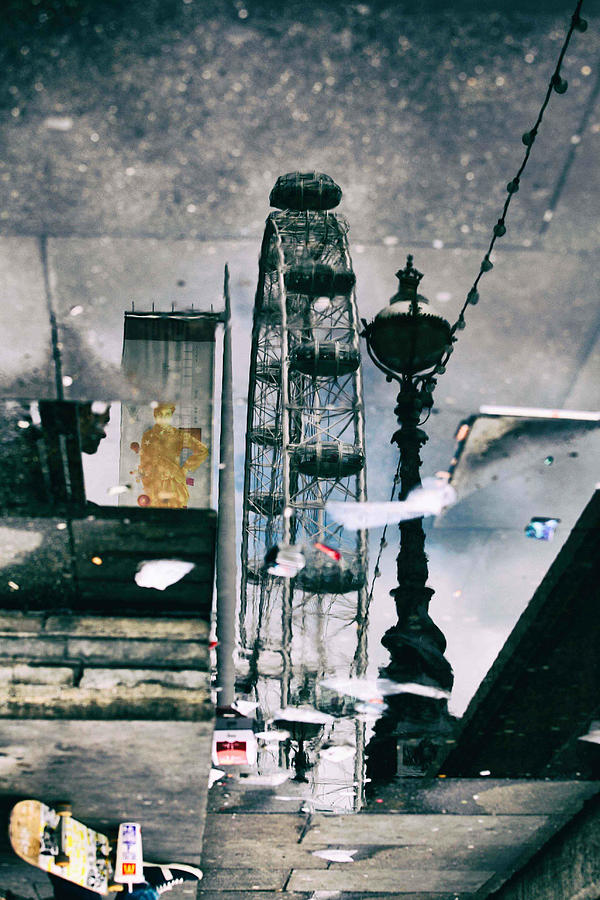 Street Photograph - London Eye Reflection by Barbara Orienti