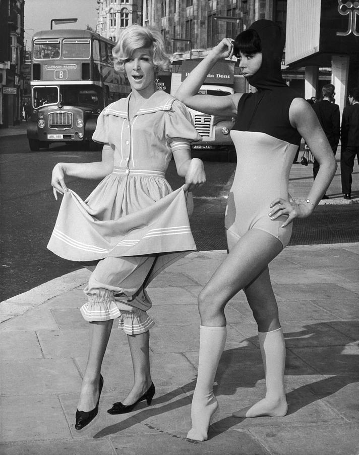 London. Stella Browne And Janine Kane Photograph by Keystone-france