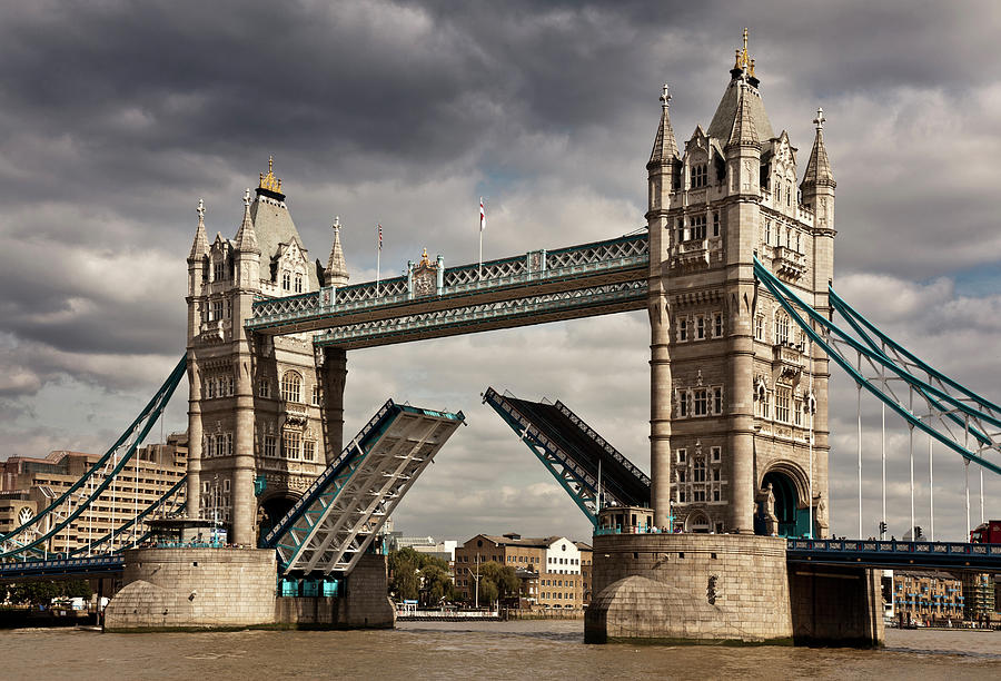 London, The London Bridge by Buena Vista Images