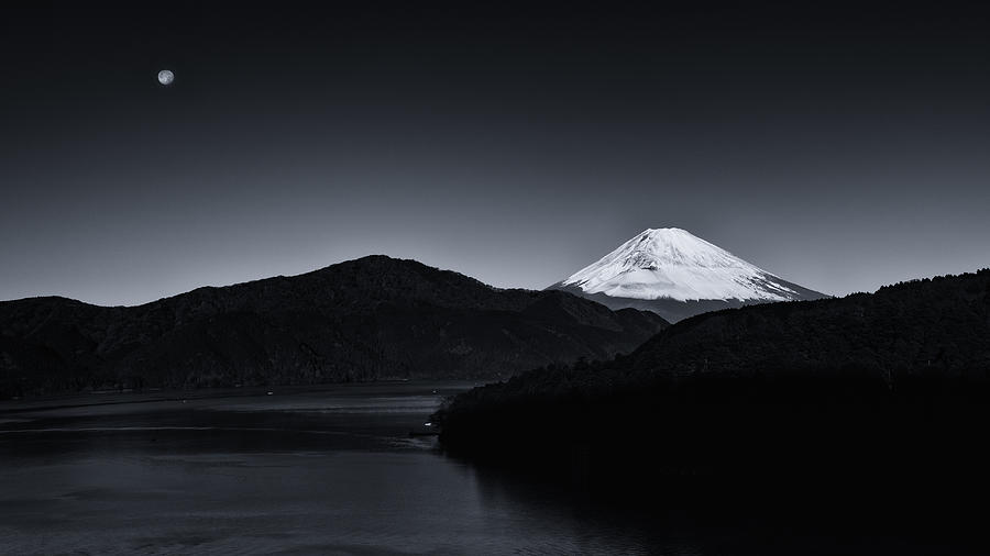 Fuji Photograph - Longing For The Moon by Masayuki Nozaki
