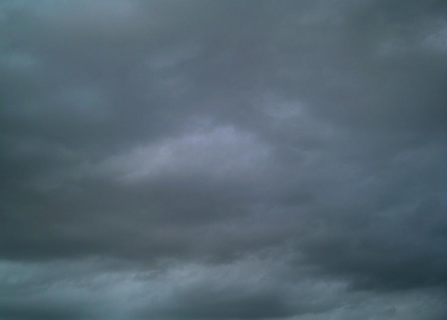 Cloud Photograph - Looks Like Rain by Jeff Thomann Cloud Photograph - Looks Like Rain by Jeff Thomann