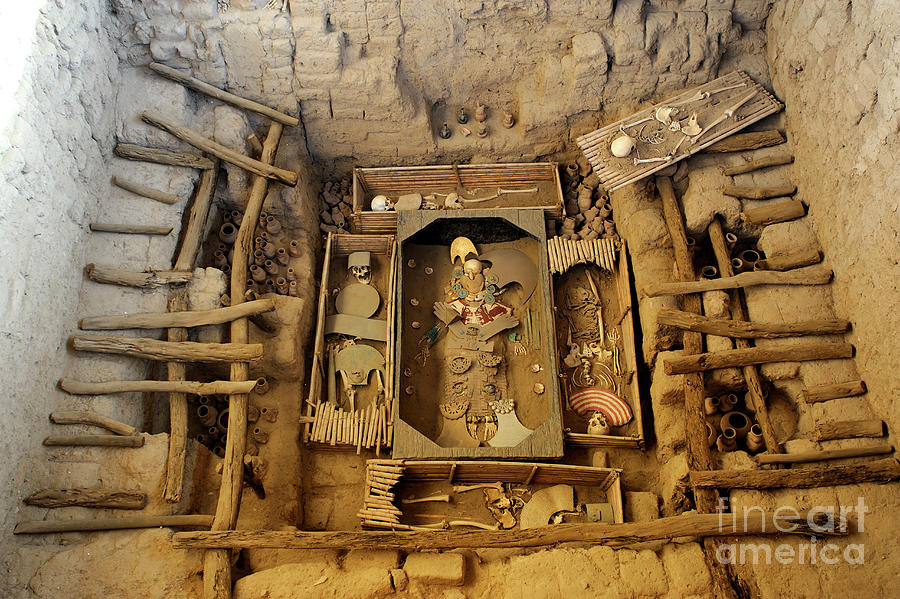Lord Of Sipans Tomb Photograph by Marco Ansaloni / Science Photo Library