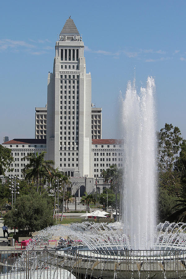 Los Angeles City Hall and Arthur J. Will, Memorial Fountain Photograph by Roslyn Wilkins
