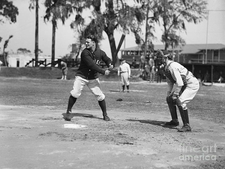 Lou Gehrig Batting Photograph by Bettmann
