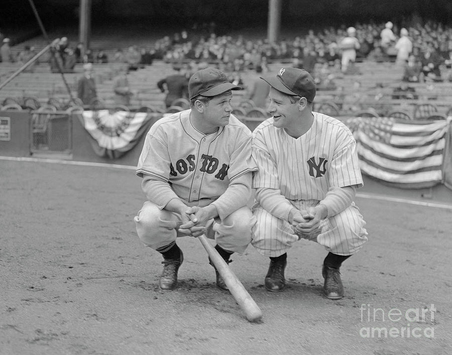 Jimmie Foxx and Lou Gehrig chatting