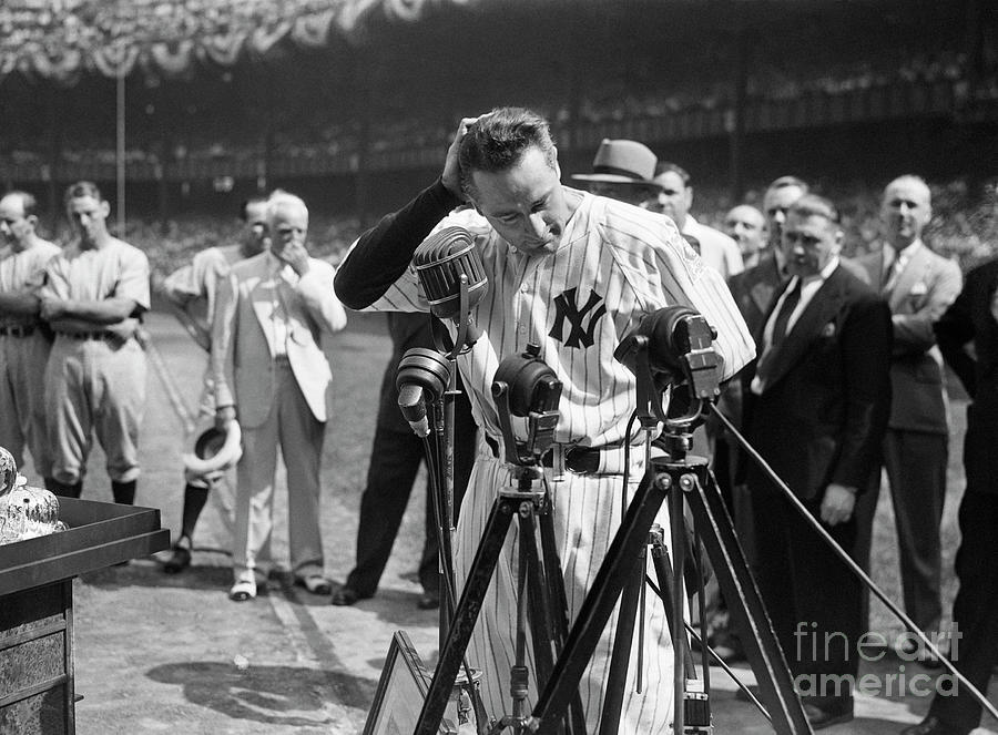 Lou Gehrig Retires In Yankee Stadium Photograph by Bettmann