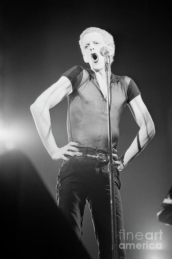 Lou Reed Performing In Brussels Photograph by Bettmann