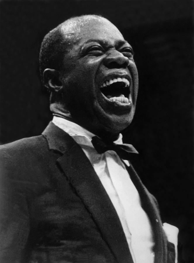 Louis Armstrong Singing Photograph by Keystone-france