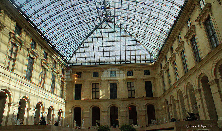 Louvre Gallery Photograph by Everett Spruill