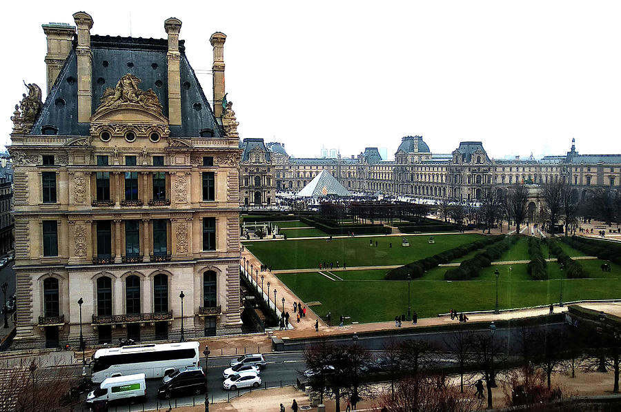 Louvre Museum Outdoor Photograph