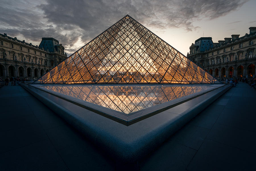 Louvre Photograph - Louvre1 by Adamo Prieto