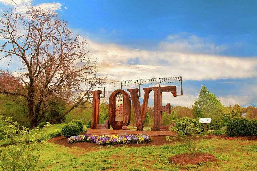 Love in Farmville Virginia Photograph by Ola Allen