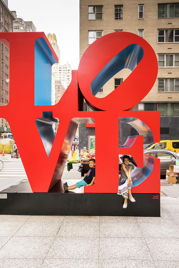 Love Sculpture, Nyc Digital Art by Giovanni Simeone