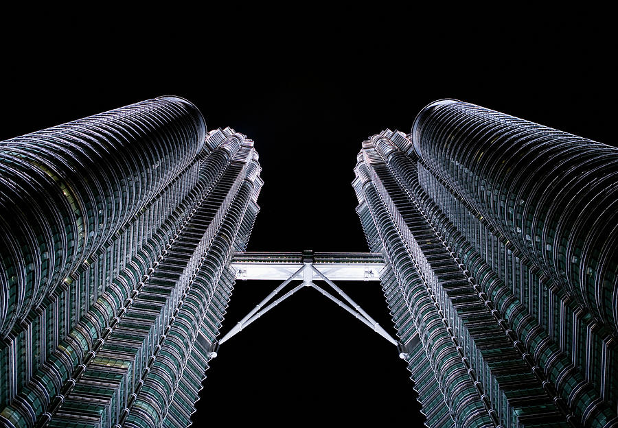 Low Angle View Of Petronas Towers, Kuala Lumpur, Malaysia Digital Art ...