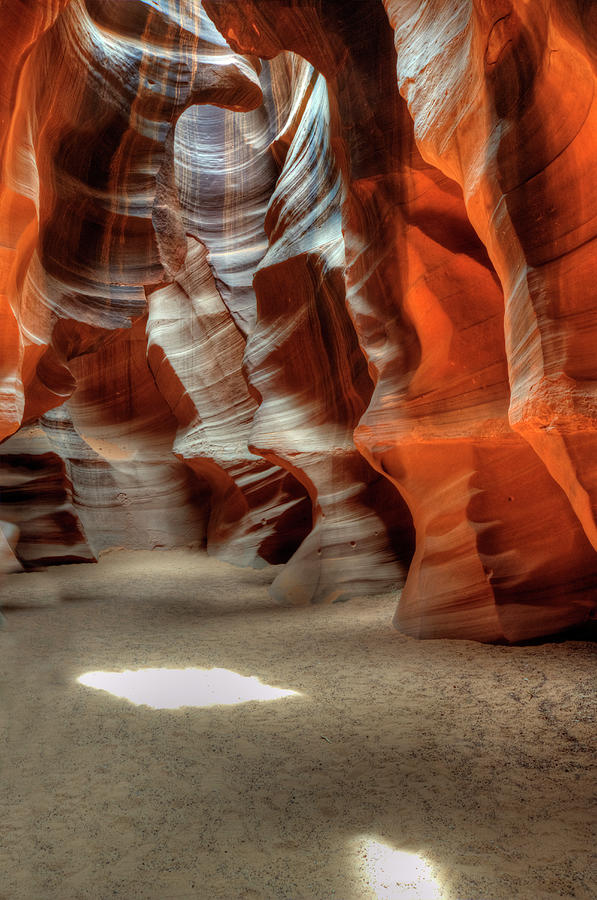 Lower Antelope Canyon Photograph by Alan W Cole