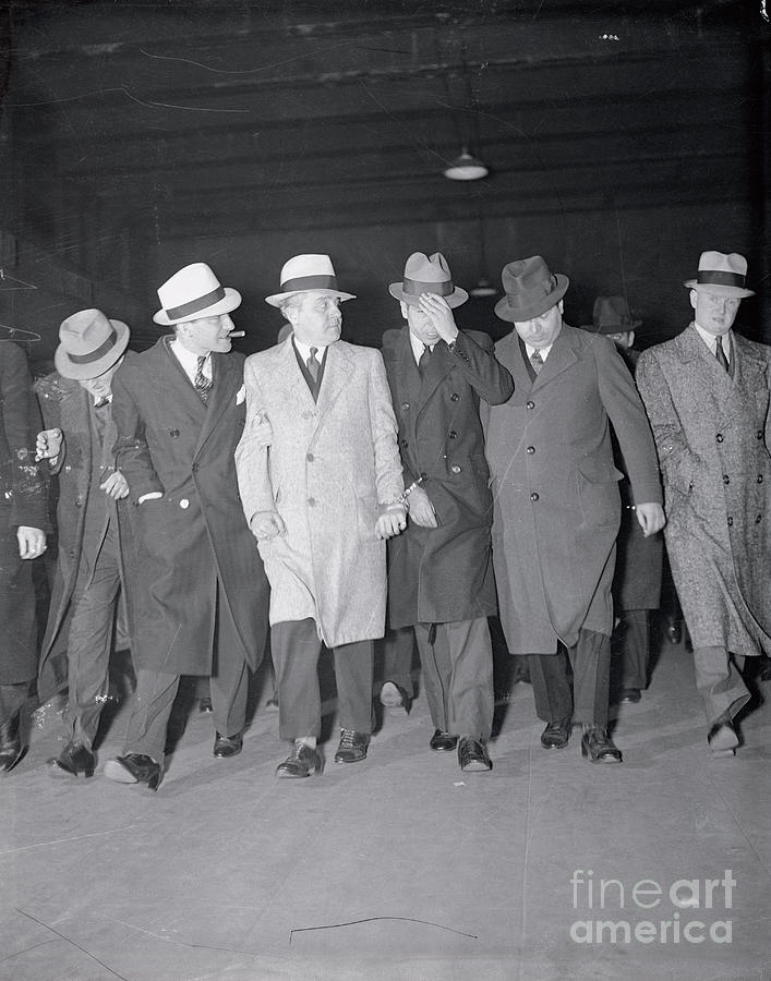 Lucky Luciano With Detectives Photograph by Bettmann