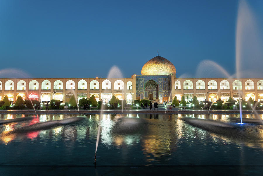 Luftullah Mosque in Esfahan, Iran Photograph by Kamran Ali