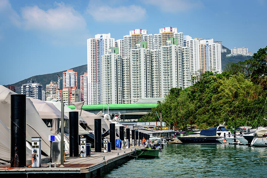 luxury yachts hongkong