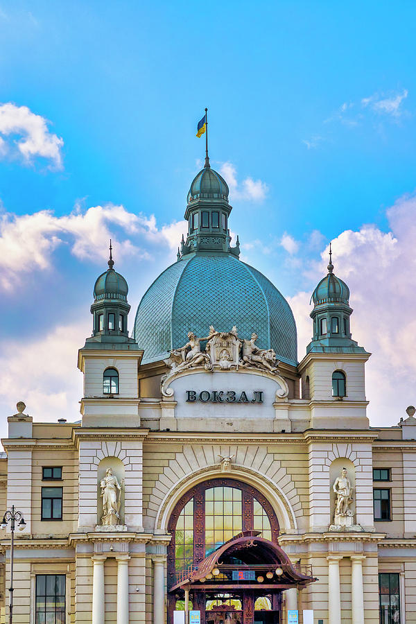 Lviv railway station by Fabrizio Troiani Lviv railway station by Fabrizio Troiani