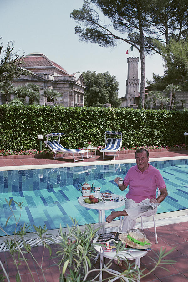 Maccioni By His Pool Photograph by Slim Aarons