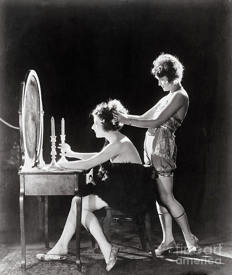 Mack Sennett Beauties Primping By Bettmann