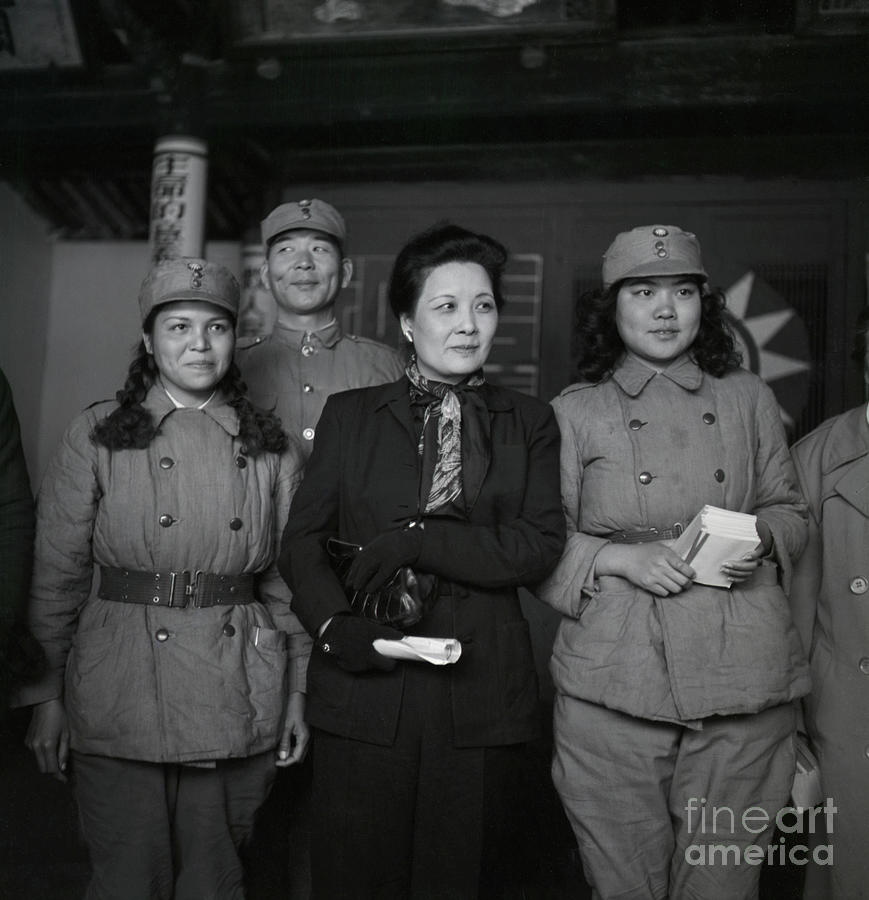 Madame Chiang Kai-shek With Chinese Photograph by Bettmann