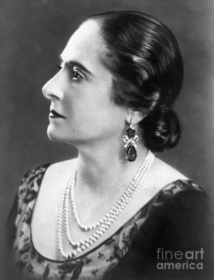 Helena Rubinstein  National Portrait Gallery