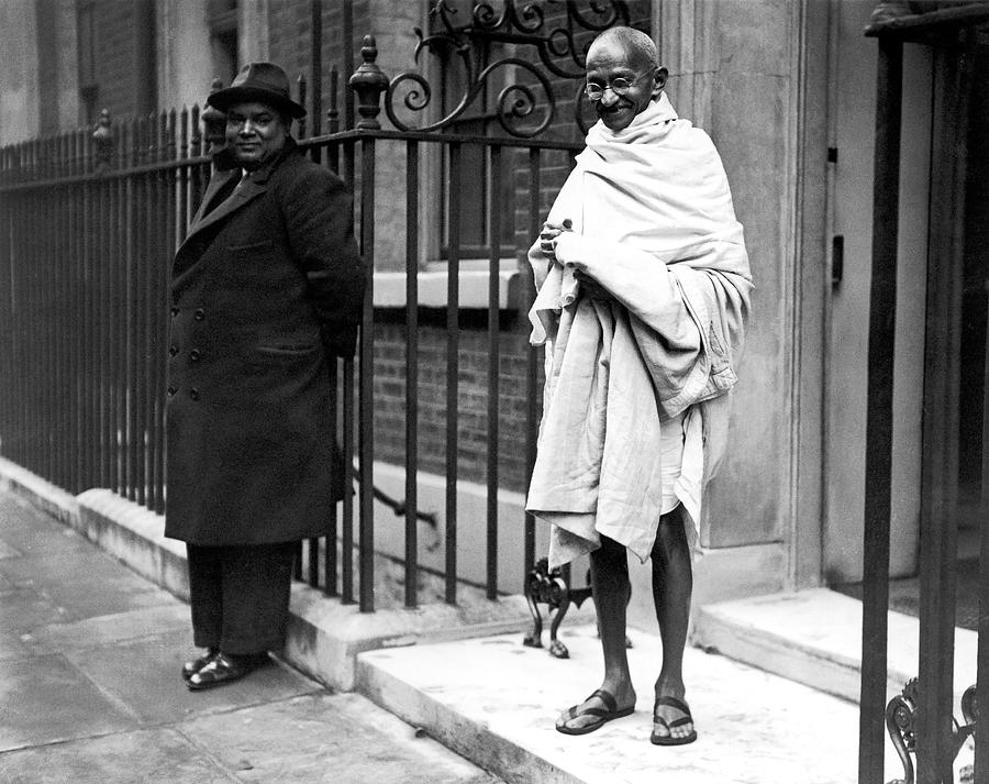 Mahatma Gandhi In London 1931 Photograph by Keystone-france