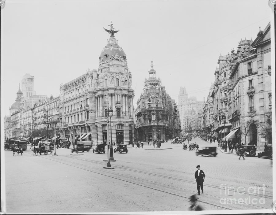 Main Boulevards In Madrid Photograph by Bettmann