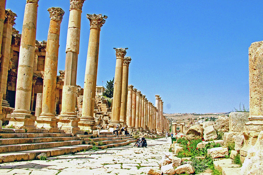 Main Colonnaded Street in Greco-Roman City of Jerash in Jordan ...