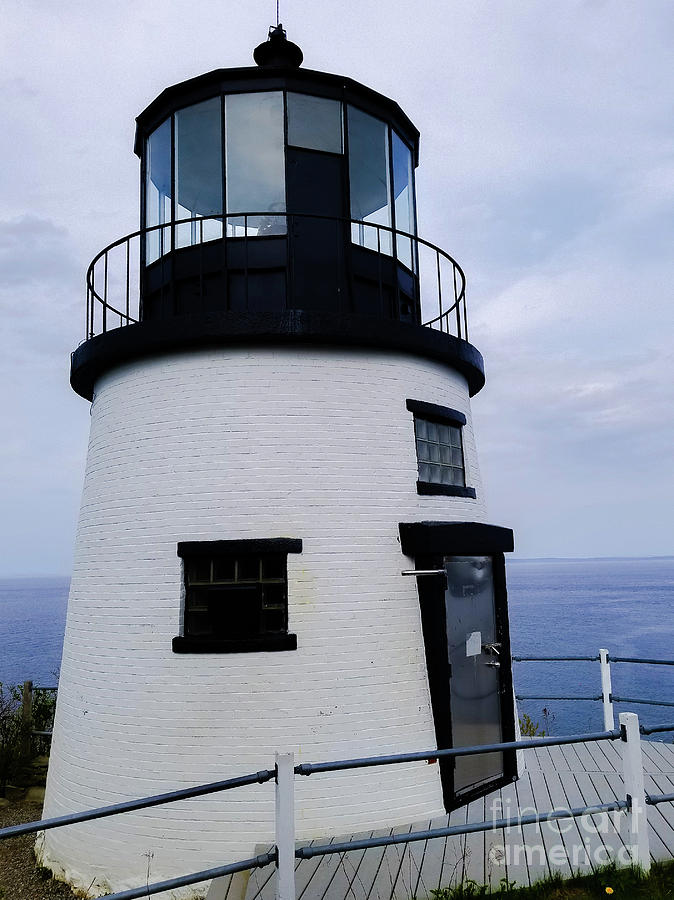 Maine Lighthouse Photograph by Elizabeth M
