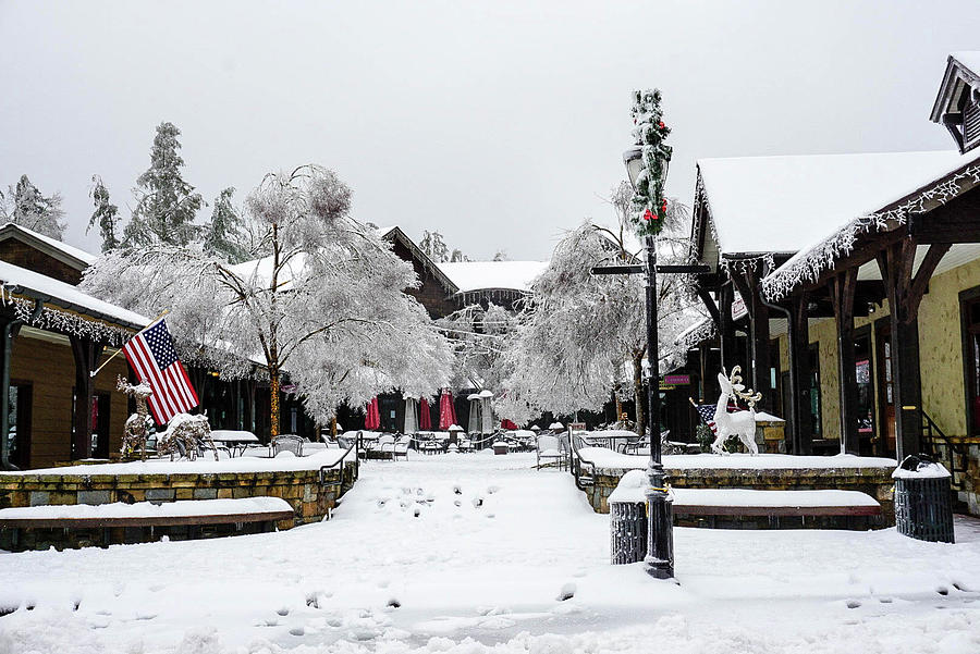 Mainstreet Highlands NC in the snow Photograph by Seth Solesbee Fine