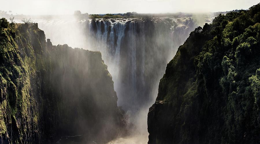 Majestic Victoria Falls Photograph by Robert Grac