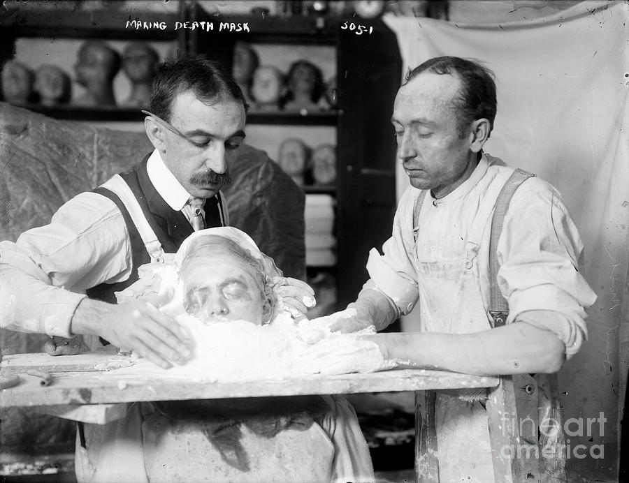 Making A Death Mask Photograph by Library Of Congress/science Photo Library