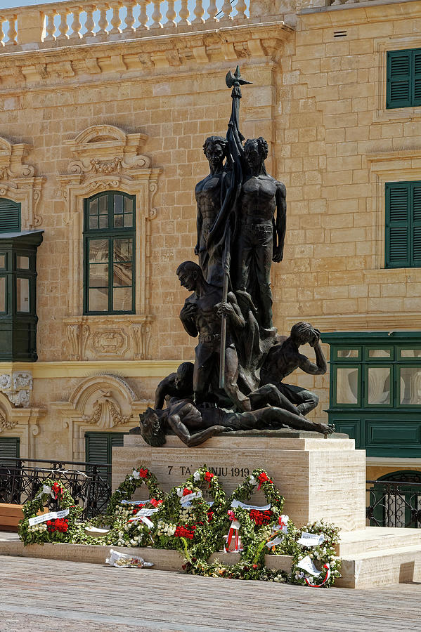 large maltese statue