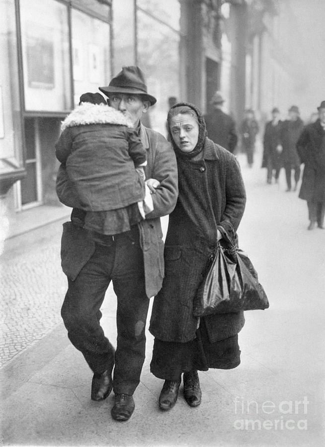 Man And Woman Traveling By Foot Photograph by Bettmann
