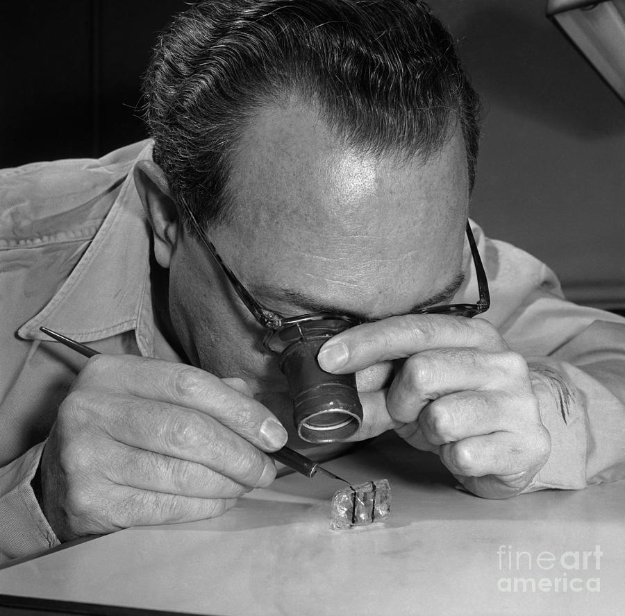 Man Marking Diamond With India Ink Photograph by Bettmann