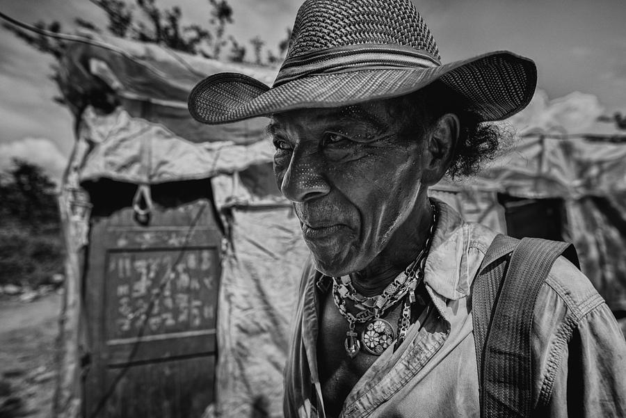 Portrait Photograph - Man Of Santa Marta by Paul Gs
