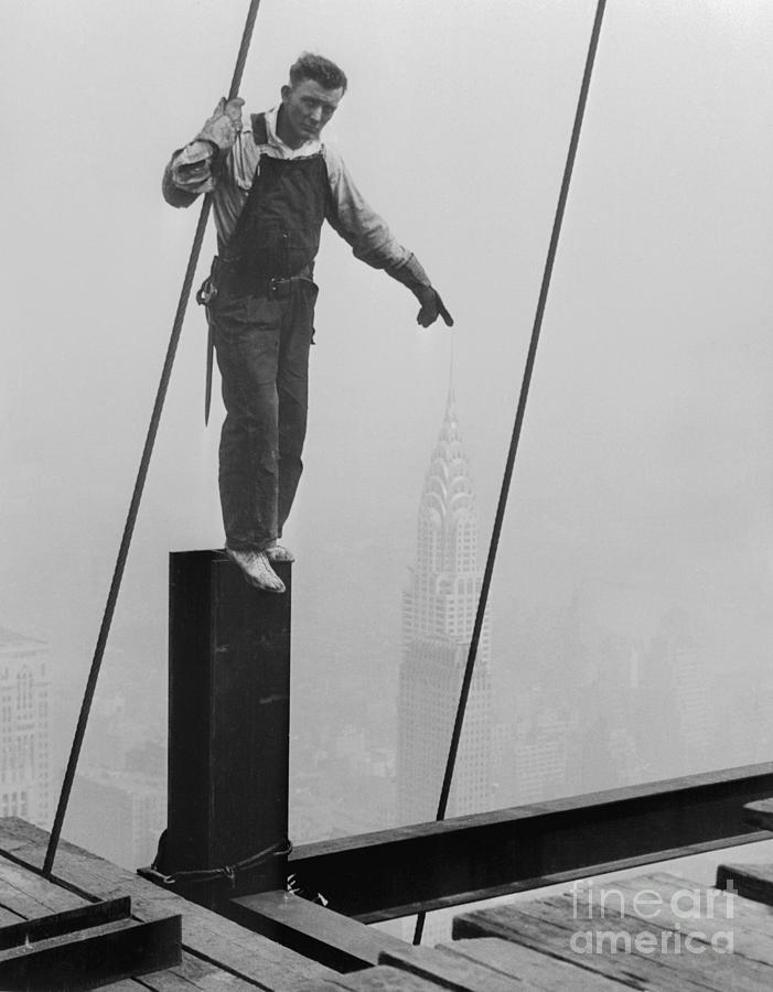 Man Performing Optical Illusion Photograph by Bettmann