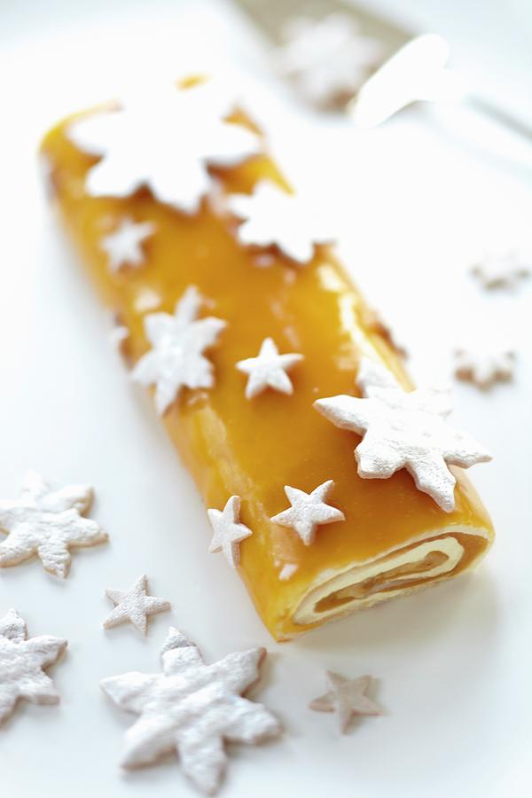 Mango & Banana Sponge Roll With Star-shaped Biscuits For Christmas Photograph by Atelier Mai 98