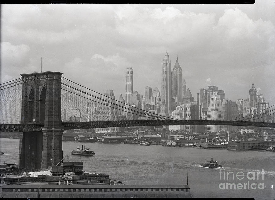 Manhattan Skyline And Brooklyn Bridge Photograph by Bettmann