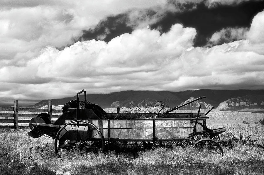 Manure Spreader 1 bw Photograph by Roger Snyder