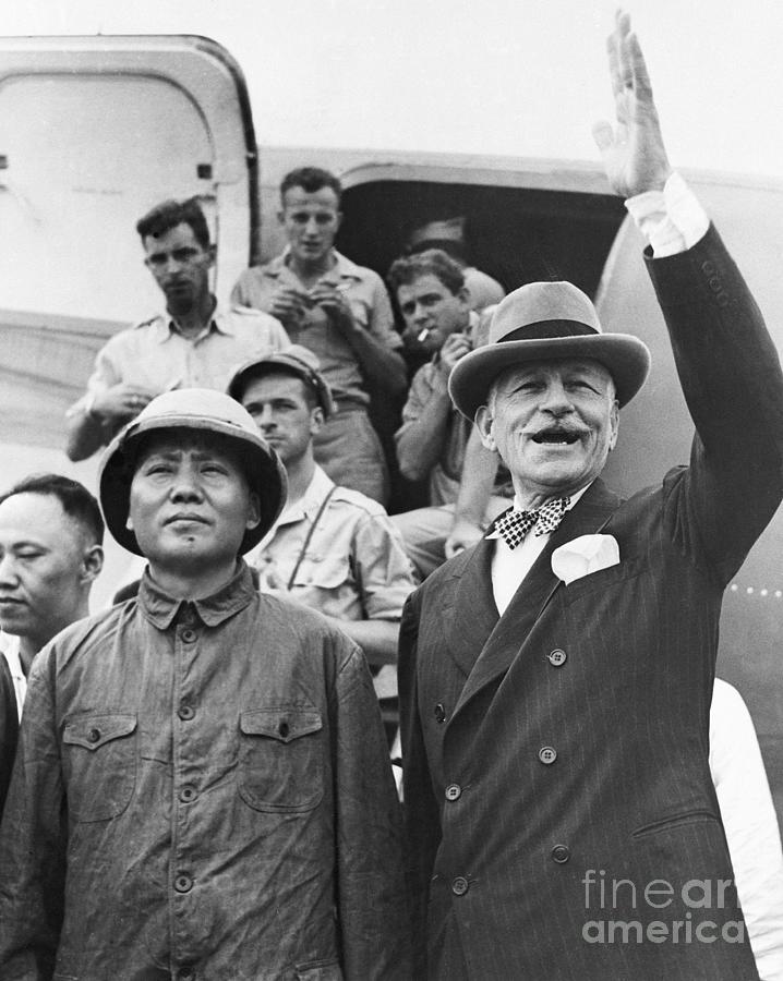 Mao Tse-tung & Maj. Gen. Patrick Hurley Photograph by Bettmann