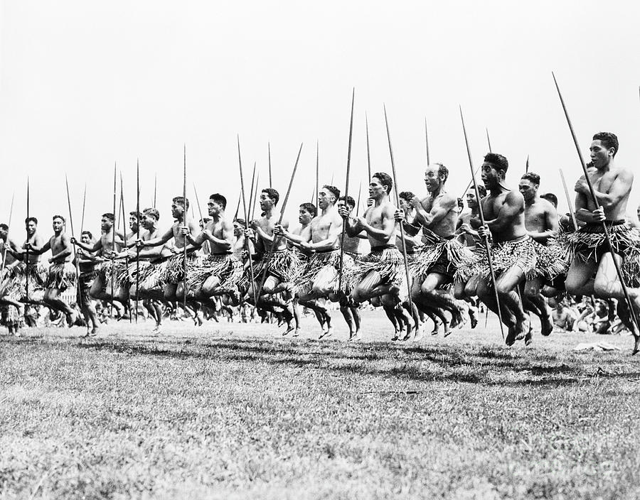 Maori Men In War Dance Photograph by Bettmann