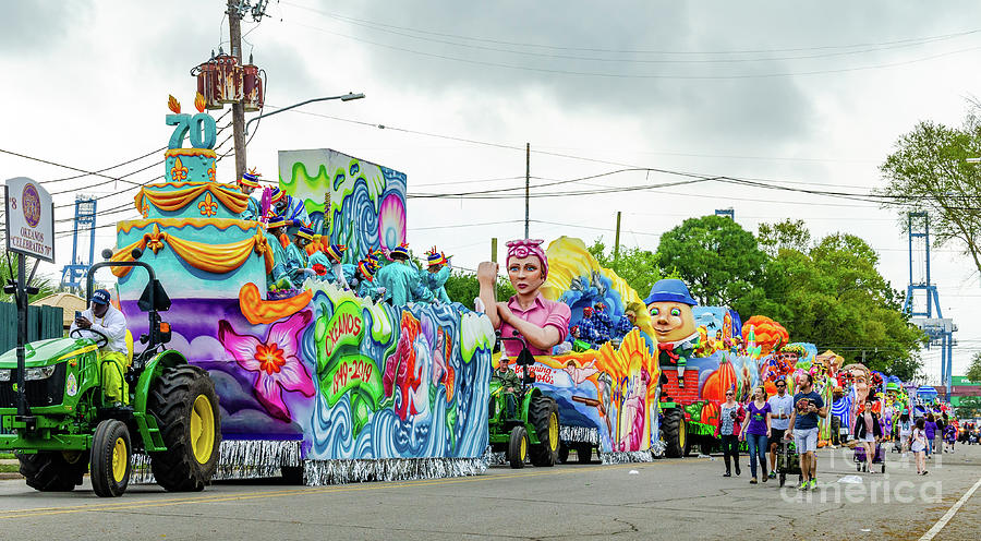 Mardi Gras Floats - Preparing to Parade Photograph by Kathleen K Parker